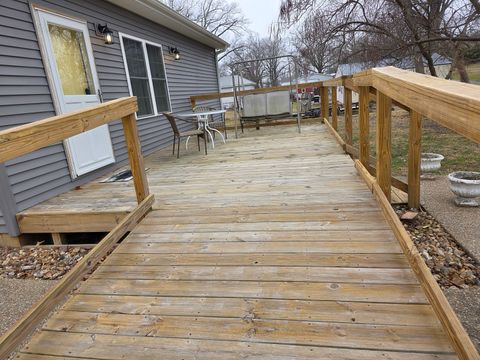 Tiny photo for 2806 Jones Street, Eldorado, IL 62930 (MLS # 12569897)