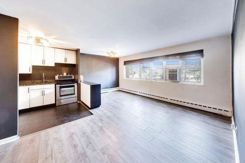 Tiny photo for 700 W Bittersweet Place #210, Chicago, IL 60613 (MLS # 12628014)
