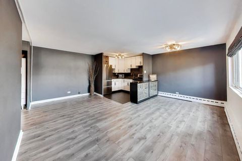Tiny photo for 700 W Bittersweet Place #210, Chicago, IL 60613 (MLS # 12628014)