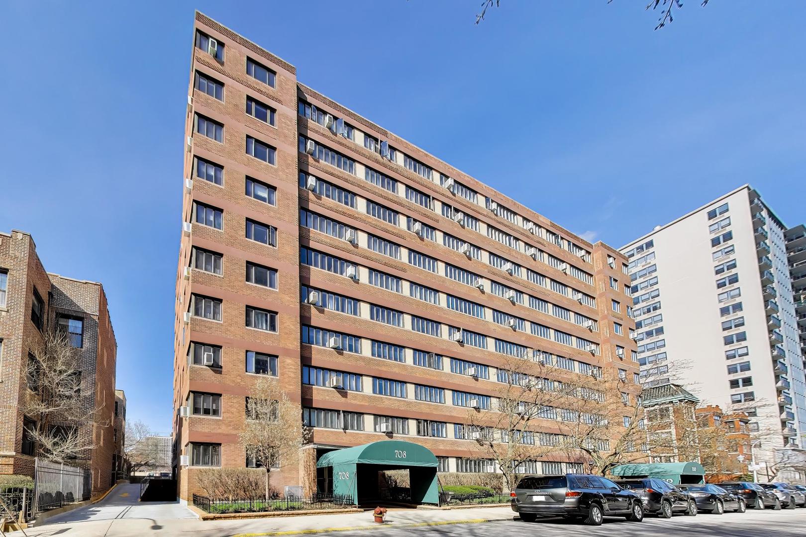 700 W Bittersweet Place 210