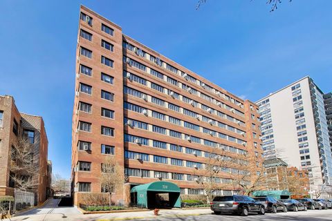 Tiny photo for 700 W Bittersweet Place #210, Chicago, IL 60613 (MLS # 12628014)