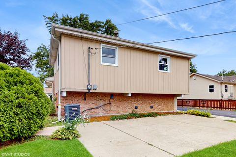 Tiny photo for 9719 S 81st Avenue, Palos Hills, IL 60465 (MLS # 12428233)