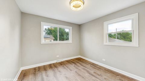 Tiny photo for 9719 S 81st Avenue, Palos Hills, IL 60465 (MLS # 12428233)