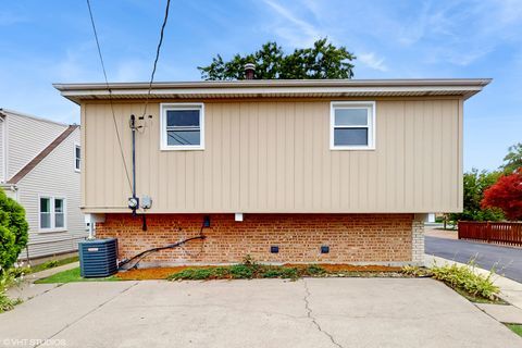 Tiny photo for 9719 S 81st Avenue, Palos Hills, IL 60465 (MLS # 12428233)