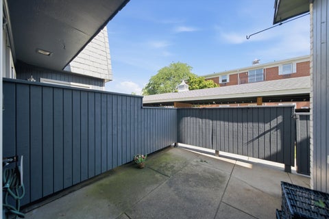 Tiny photo for 4042 Trafalgar Lane #4042, Oak Lawn, IL 60453 (MLS # 12677957)