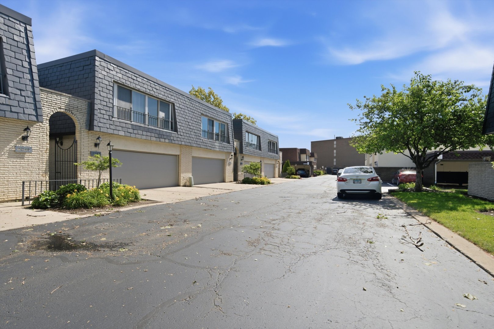 4042 Trafalgar Lane 4042