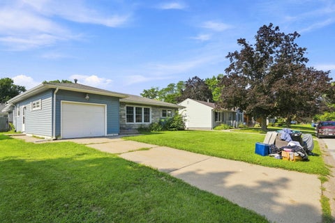 Tiny photo for 550 28th Avenue, East Moline, IL 61244 (MLS # 12724863)