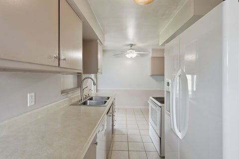 Tiny photo for 550 28th Avenue, East Moline, IL 61244 (MLS # 12724863)