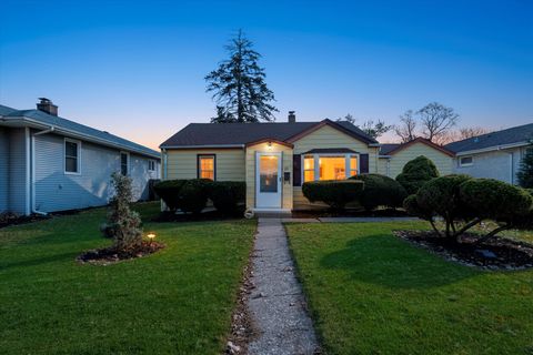 Tiny photo for Westmont, IL 60559 (MLS # 12499101)