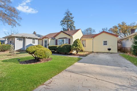 Photo of Westmont, IL 60559 (MLS # 12499101)