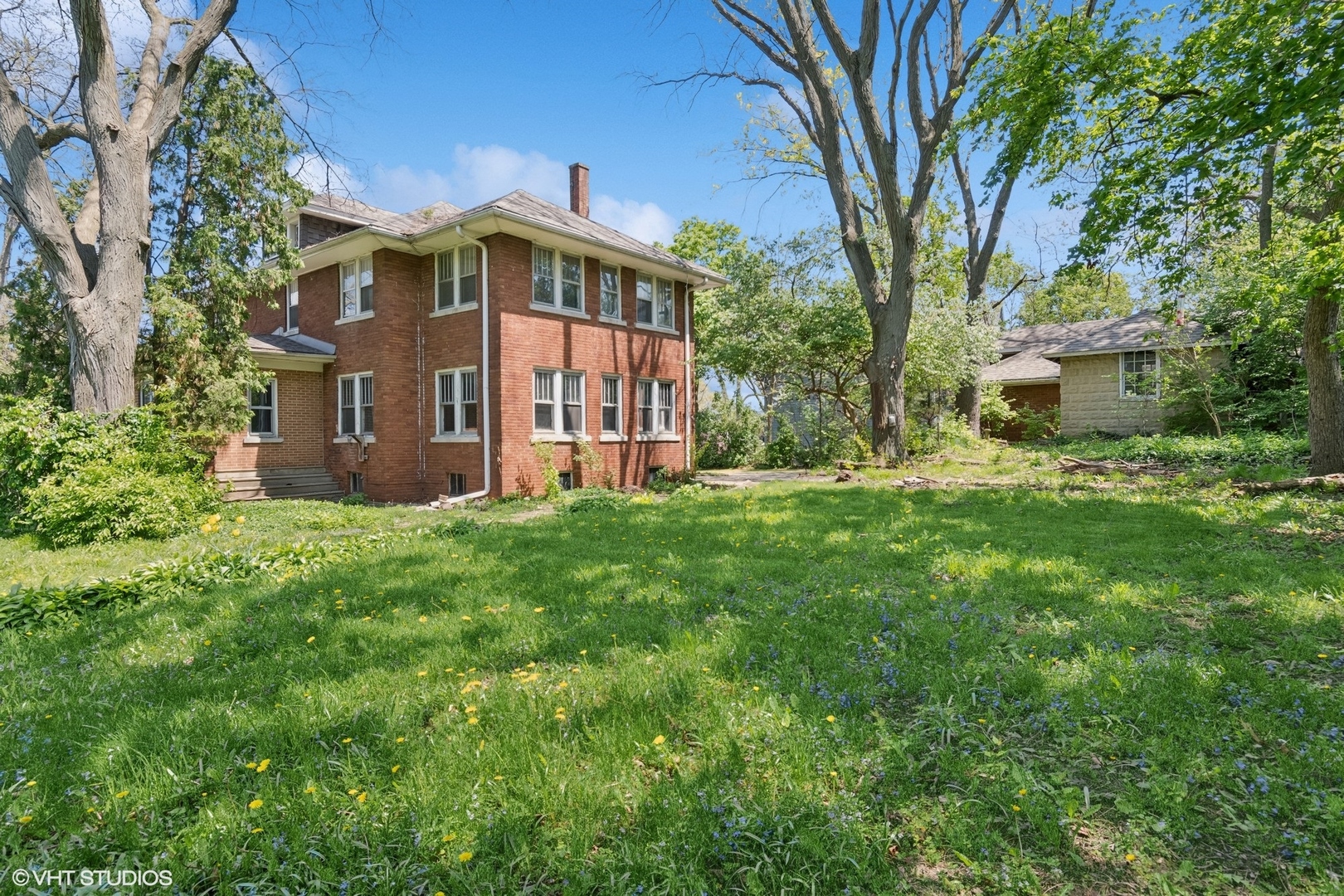 1005 DIVISION Street