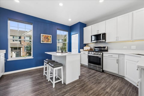 Tiny photo for 424 Shadow Court, Oswego, IL 60543 (MLS # 12776470)