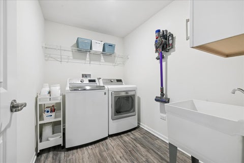 Tiny photo for 424 Shadow Court, Oswego, IL 60543 (MLS # 12776470)