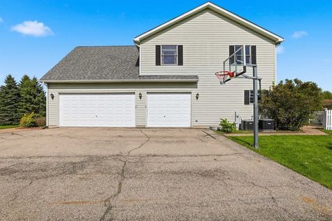 Tiny photo for 15911 Aspen Court, Huntley, IL 60142 (MLS # 12632799)