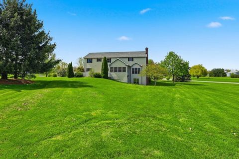 Tiny photo for 15911 Aspen Court, Huntley, IL 60142 (MLS # 12632799)