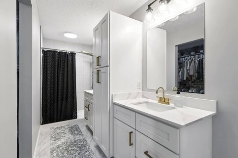 Tiny photo for 26 Briarwood Lane, Bettendorf, IA 52722 (MLS # 12603320)