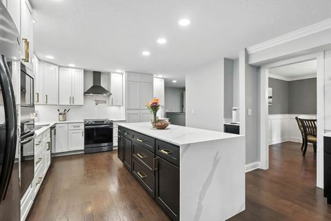 Tiny photo for 26 Briarwood Lane, Bettendorf, IA 52722 (MLS # 12603320)