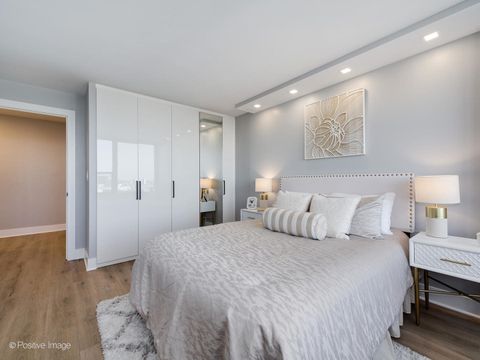 Tiny photo for 1560 N Sandburg Terrace #2403J, Chicago, IL 60610 (MLS # 12394644)