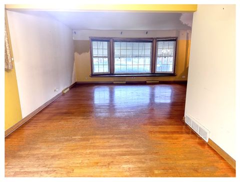 Tiny photo for 15531 Woodlawn East Avenue, South Holland, IL 60473 (MLS # 12610504)