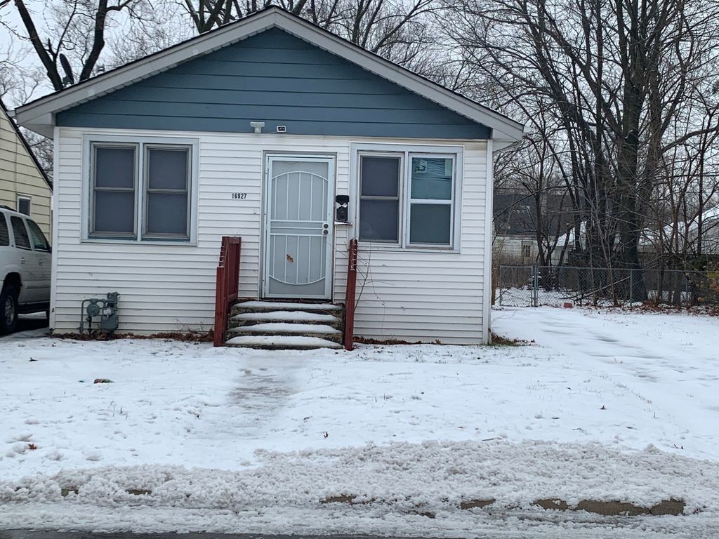 Photo for 16927 CRANE Avenue, Hazel Crest, IL 60429 (MLS # 12497108)