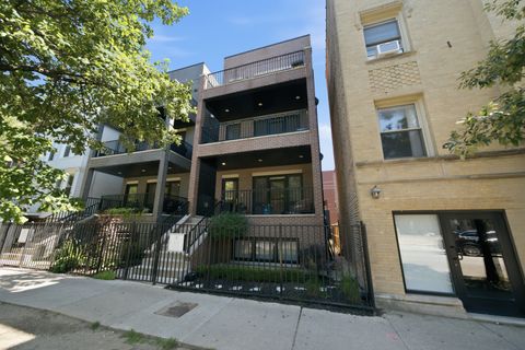 Photo of 1145 W Addison Street #3, Chicago, IL 60613 (MLS # 12694000)