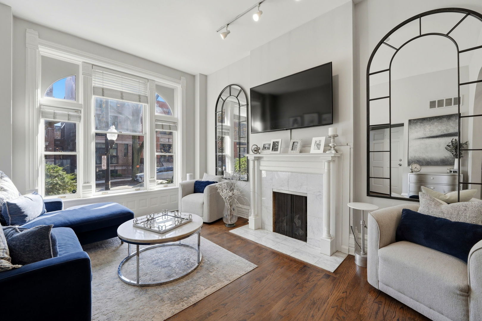 2142 N RACINE Avenue 1