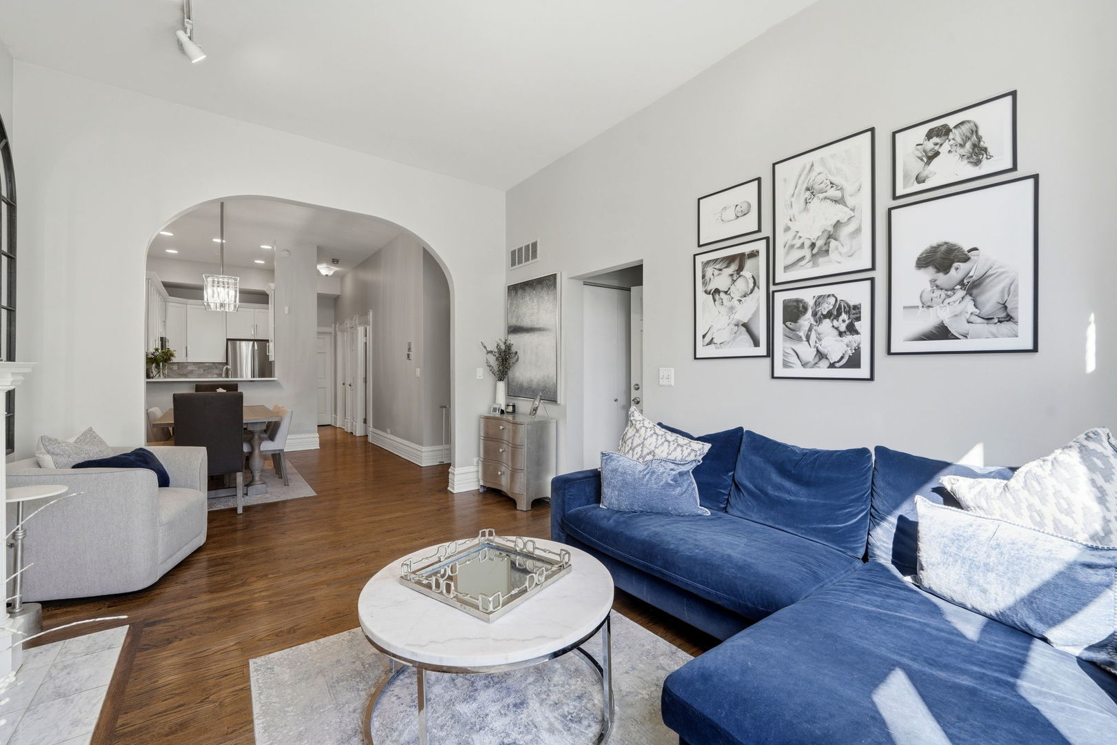 2142 N RACINE Avenue 1