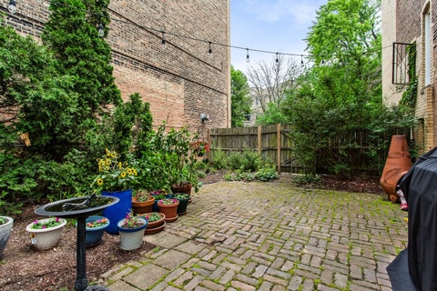Tiny photo for 6140 N Hamilton Avenue #1S, Chicago, IL 60659 (MLS # 12674195)