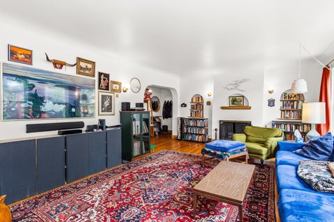 Tiny photo for 6140 N Hamilton Avenue #1S, Chicago, IL 60659 (MLS # 12674195)