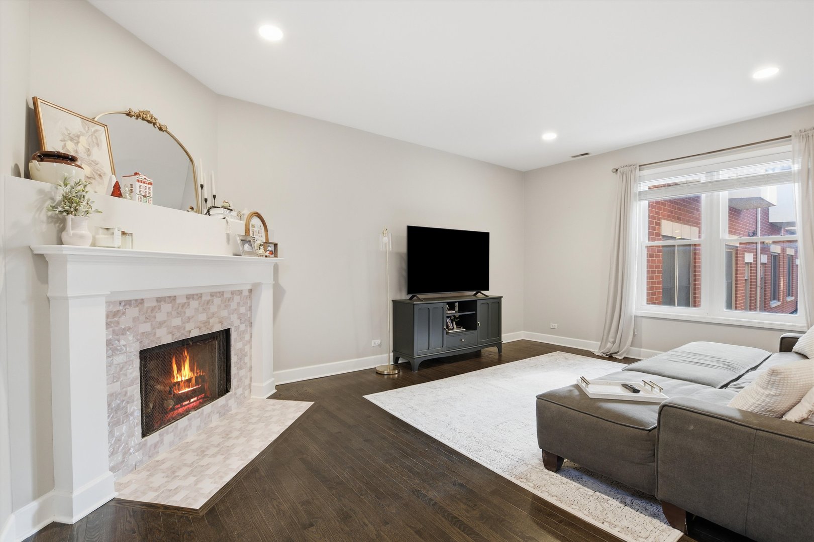 1334 W Webster Avenue G