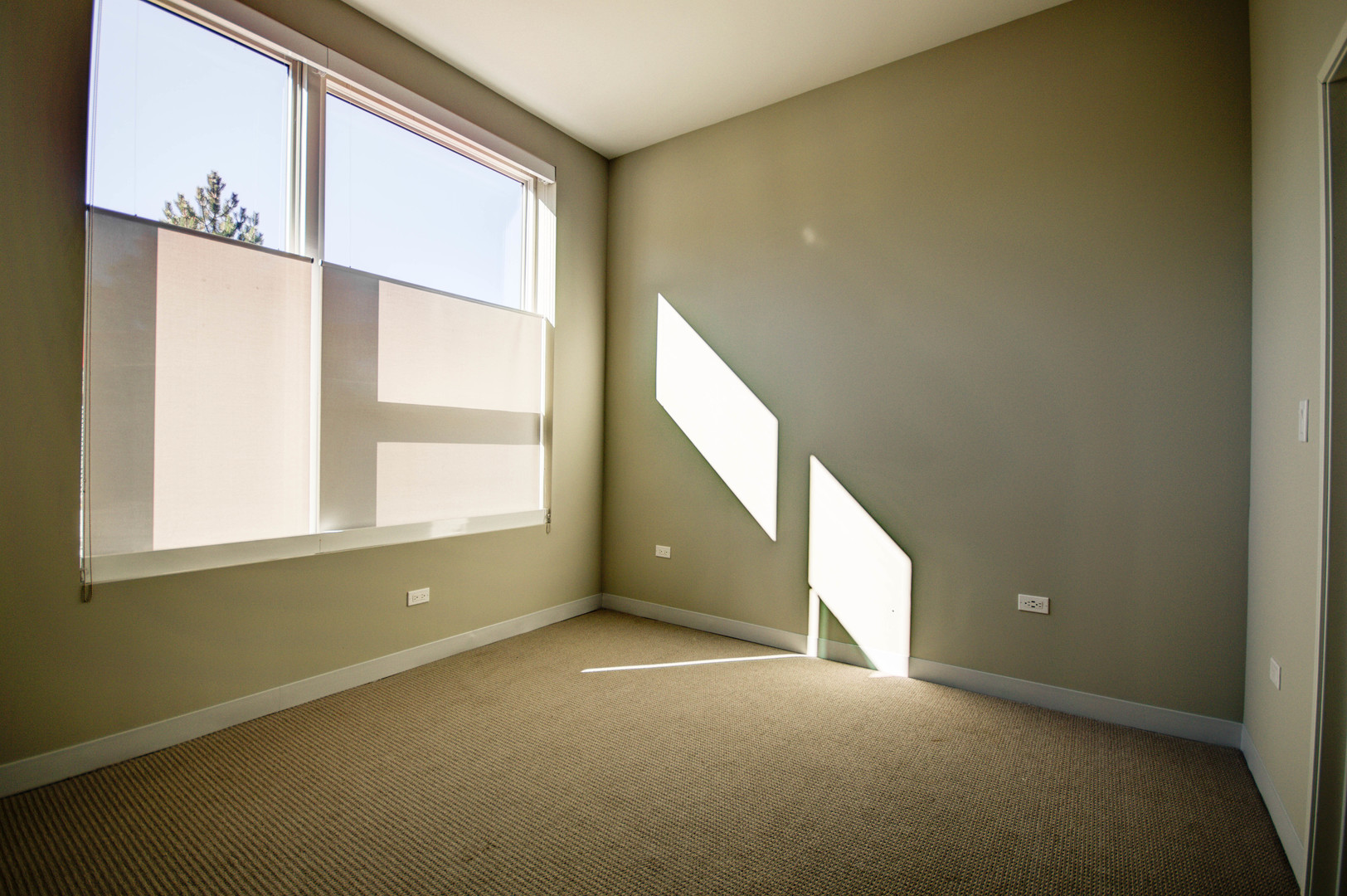 851 W Grand Avenue 204