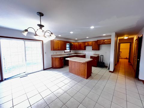 Tiny photo for 934 Evans Street, Ottawa, IL 61350 (MLS # 12499776)