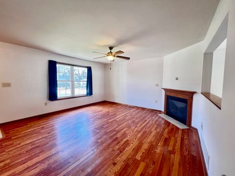 Tiny photo for 934 Evans Street, Ottawa, IL 61350 (MLS # 12499776)