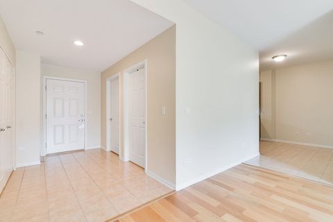 Tiny photo for 5100 W 96TH Street #442, Oak Lawn, IL 60453 (MLS # 12487205)