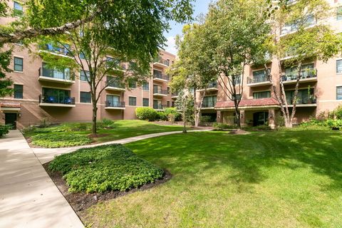 Tiny photo for 5100 W 96TH Street #442, Oak Lawn, IL 60453 (MLS # 12487205)