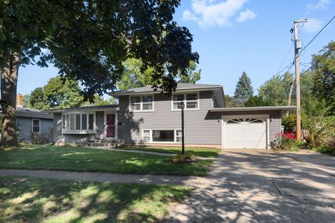Tiny photo for 324 Alma Terrace, Cary, IL 60013 (MLS # 12488558)