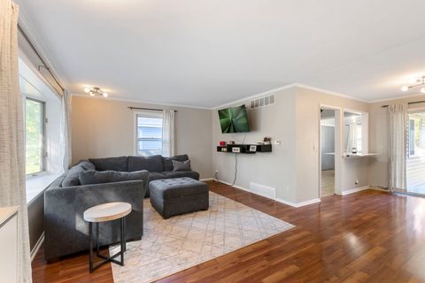 Tiny photo for 324 Alma Terrace, Cary, IL 60013 (MLS # 12488558)