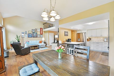 Tiny photo for 1315 Orrington Court #M, Wheeling, IL 60090 (MLS # 12611230)