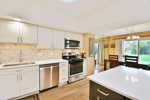 Tiny photo for 1315 Orrington Court #M, Wheeling, IL 60090 (MLS # 12611230)