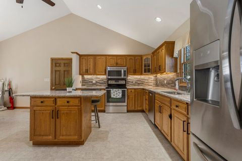 Tiny photo for 520 S Main Street, Gifford, IL 61847 (MLS # 12633014)