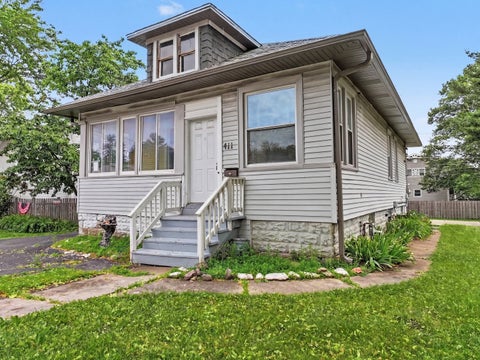 Photo of 411 N Arlington Heights Road, Arlington Heights, IL 60004 (MLS # 12762545)