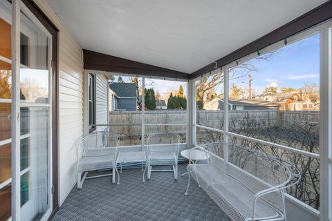 Tiny photo for 3105 Jefferson Avenue, Davenport, IA 52803 (MLS # 12575715)