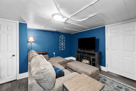 Tiny photo for 3105 Jefferson Avenue, Davenport, IA 52803 (MLS # 12575715)