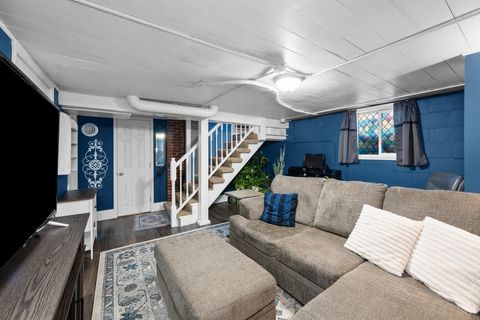 Tiny photo for 3105 Jefferson Avenue, Davenport, IA 52803 (MLS # 12575715)