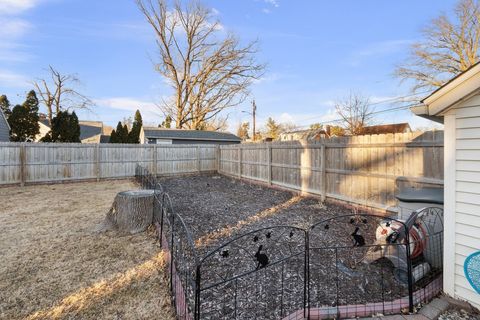 Tiny photo for 3105 Jefferson Avenue, Davenport, IA 52803 (MLS # 12575715)