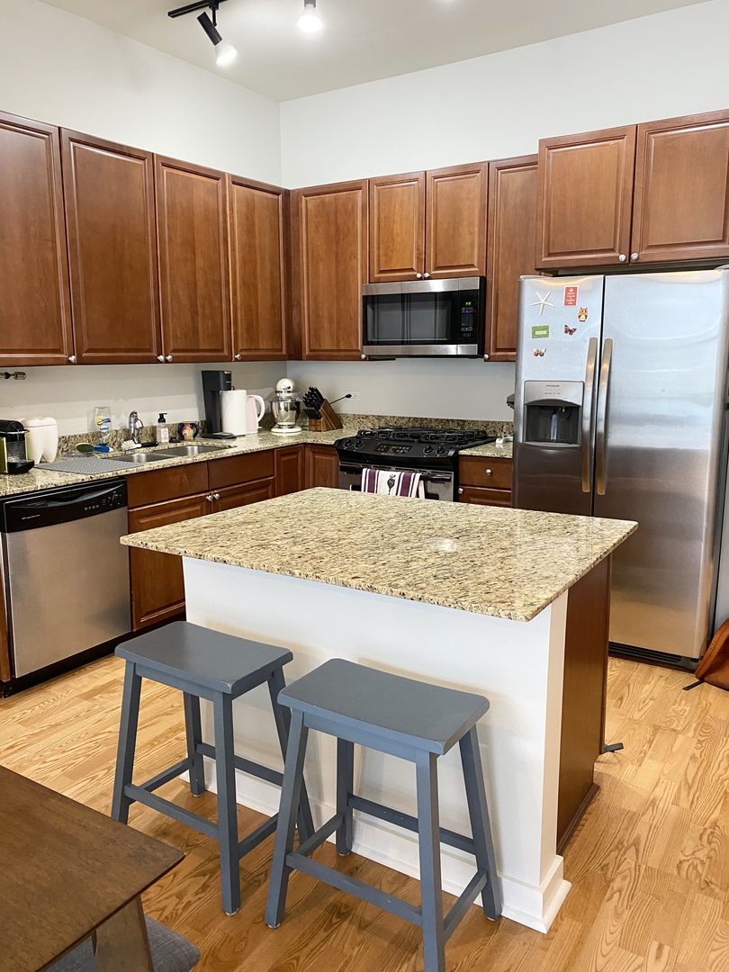 901 W Madison Street 805