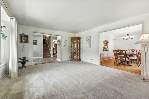 Tiny photo for 1022 Tennessee Lane, Elk Grove Village, IL 60007 (MLS # 12507584)