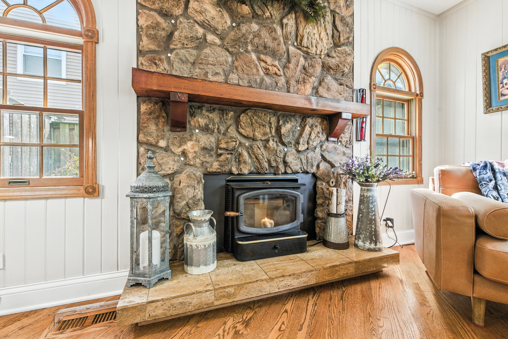 Elk Grove Village, Illinois 60007, United States, 4 Bedrooms Bedrooms, ,3 BathroomsBathrooms,Residential,Contingent,236169