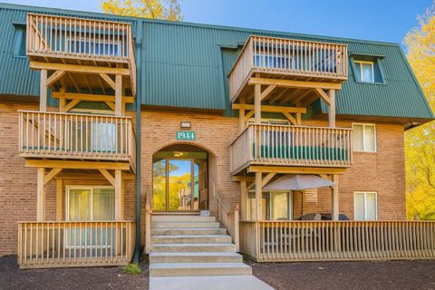 Photo of 1944 Tall Oaks Drive #3a, Aurora, IL 60505 (MLS # 12506843) Photo of 1944 Tall Oaks Drive #3a, Aurora, IL 60505 (MLS # 12506843)