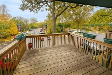 Tiny photo for 1944 Tall Oaks Drive #3a, Aurora, IL 60505 (MLS # 12506843)